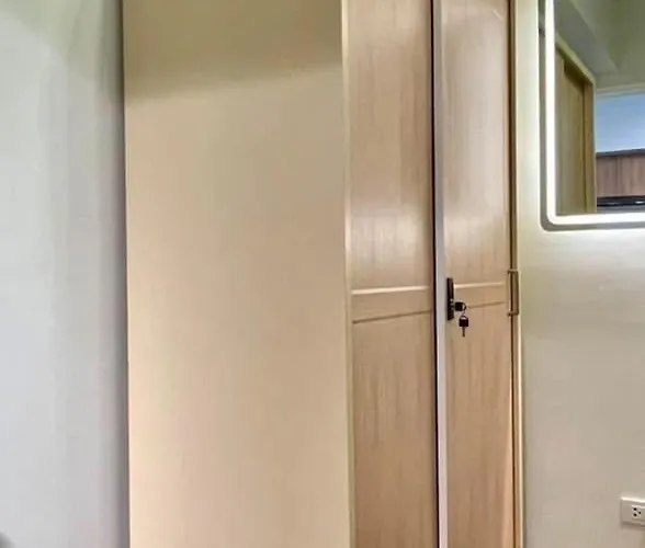 One Bedroom With Balcony 46th Floor Next To Penthouse & Sky Lounge Manila