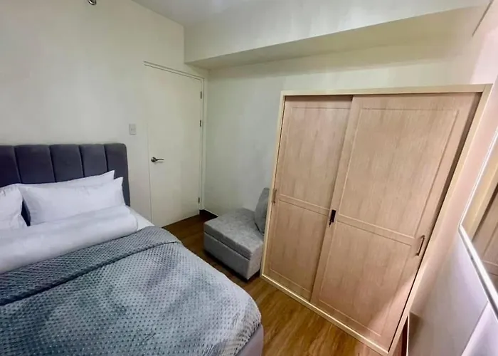 One Bedroom With Balcony 46th Floor Next To Penthouse & Sky Lounge