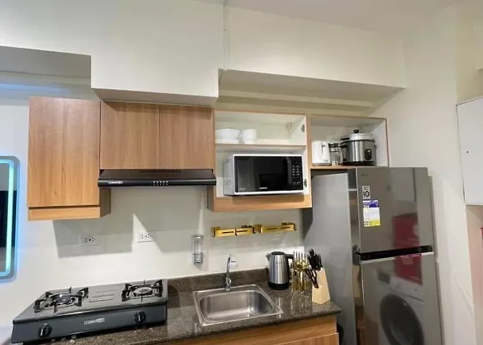 One Bedroom With Balcony 46th Floor Next To Penthouse & Sky Lounge