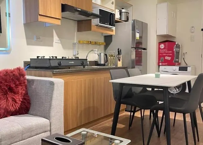 Hotel One Bedroom With Balcony 46th Floor Next To Penthouse & Sky Lounge 5*