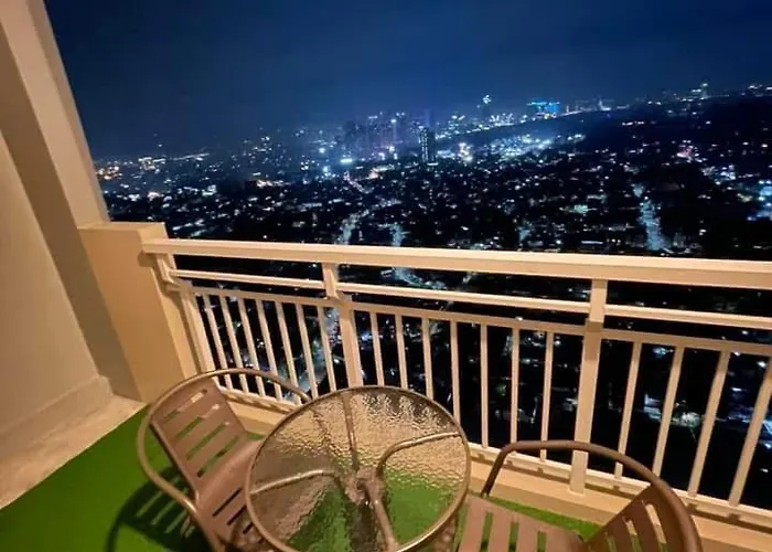 One Bedroom With Balcony 46th Floor Next To Penthouse & Sky Lounge Manila