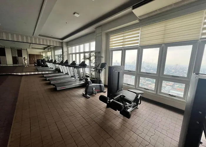 Hotel One Bedroom With Balcony 46th Floor Next To Penthouse & Sky Lounge Manila