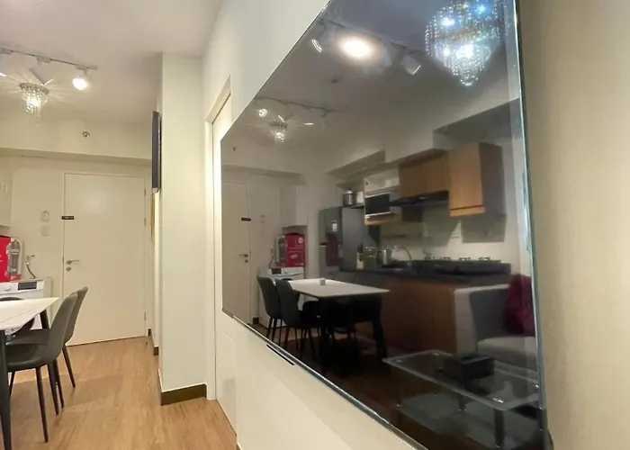 Hotel One Bedroom With Balcony 46th Floor Next To Penthouse & Sky Lounge Manila