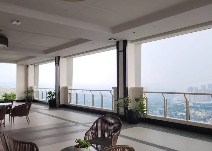 Hotel One Bedroom With Balcony 46th Floor Next To Penthouse & Sky Lounge