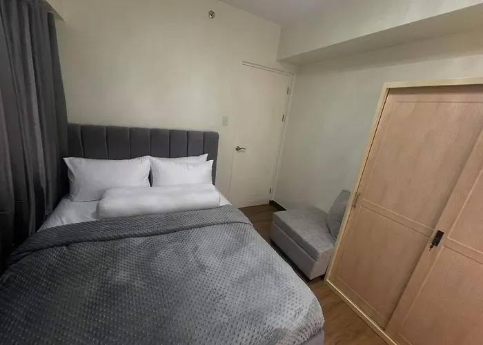 Hotel One Bedroom With Balcony 46th Floor Next To Penthouse & Sky Lounge